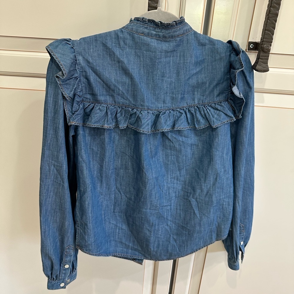VERONICA BEARD
Tes Ruffled Denim Button Down (T2) - Picture 8 of 9